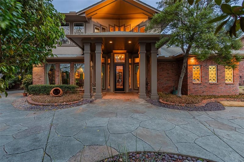 800 Oakwood Court, Highland Village TX 75077