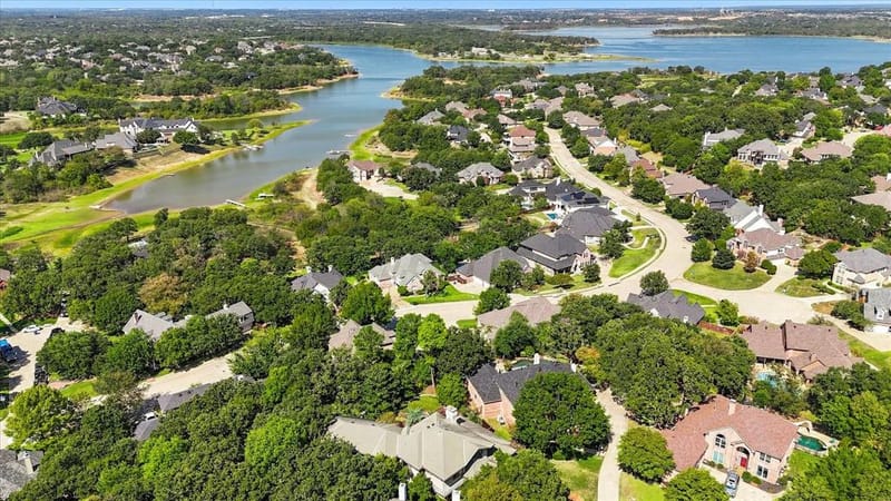 800 Oakwood Court, Highland Village TX 75077 - Photo 38