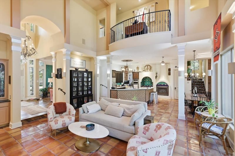 800 Oakwood Court, Highland Village TX 75077 - Photo 10