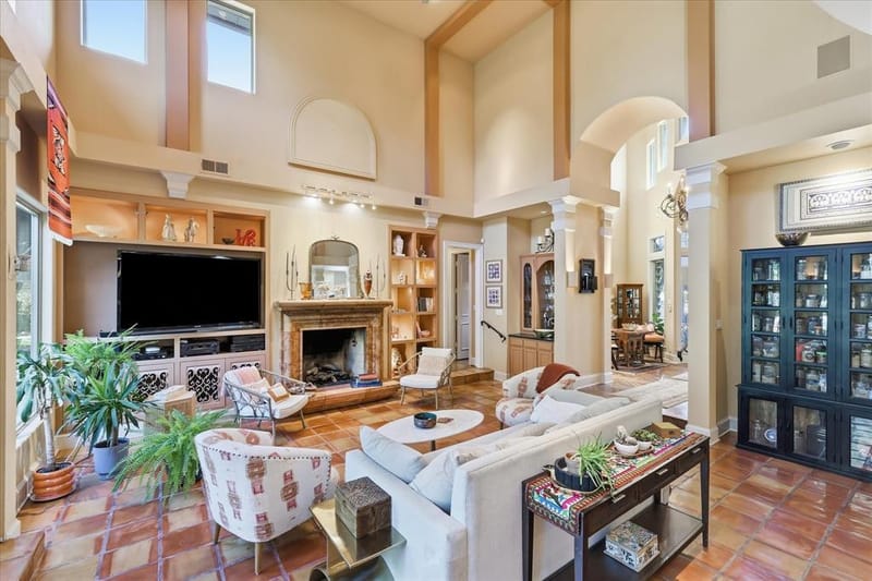 800 Oakwood Court, Highland Village TX 75077 - Photo 11
