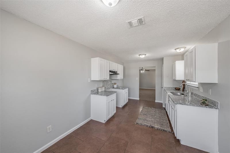 3750 Meadowbrook Drive, Fort Worth TX 76103 - Photo 16