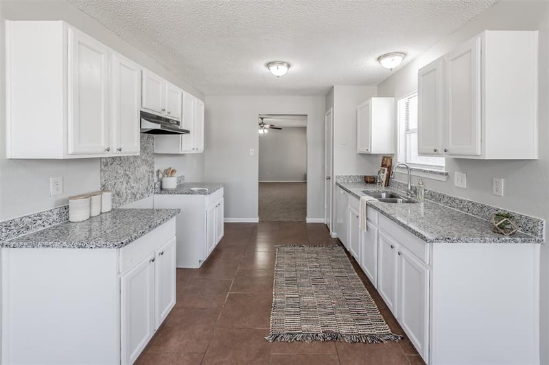 3750 Meadowbrook Drive, Fort Worth TX 76103 - Photo 12