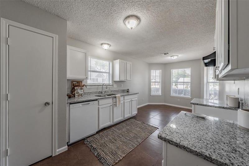3750 Meadowbrook Drive, Fort Worth TX 76103 - Photo 10