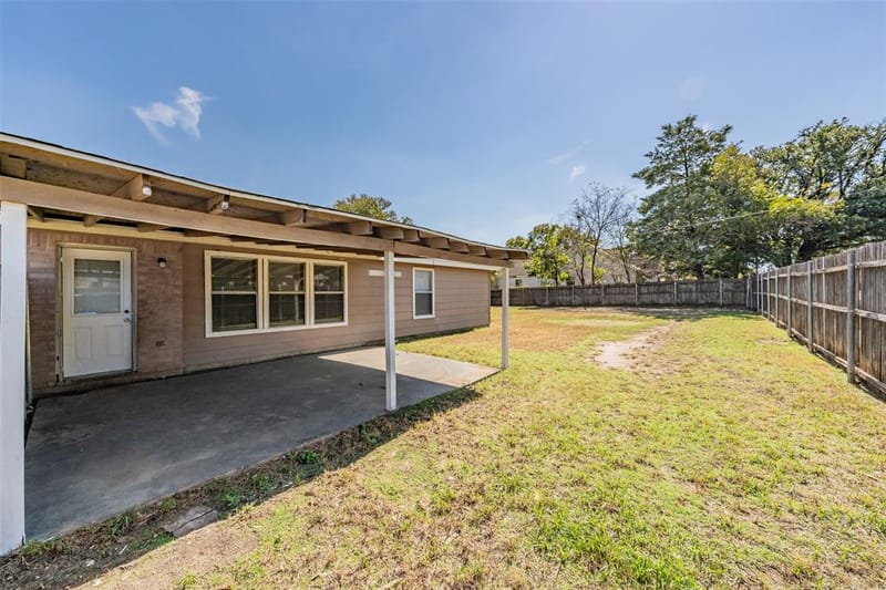 3750 Meadowbrook Drive, Fort Worth TX 76103 - Photo 35