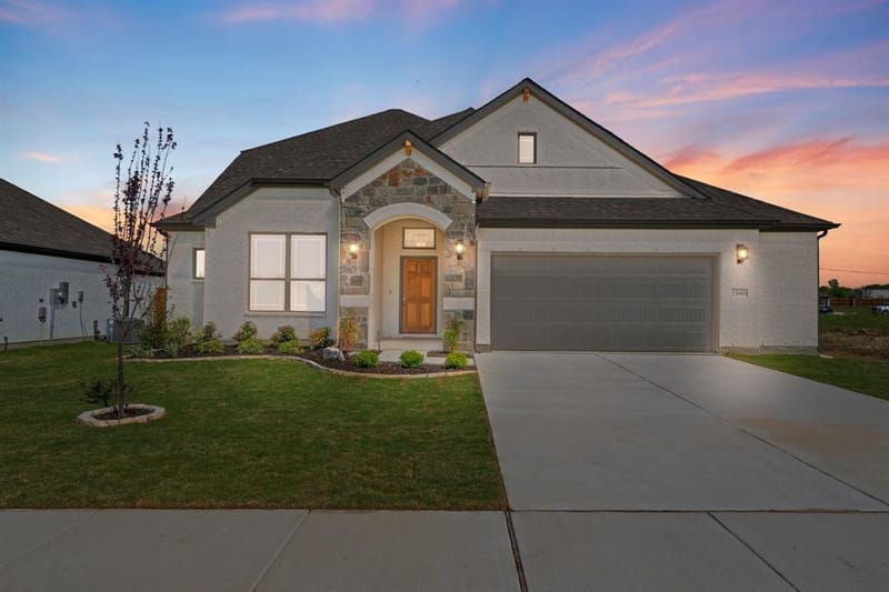 2457 Acacia Road, Cleburne TX 76059