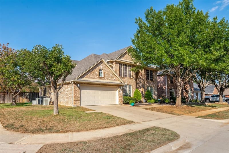 2323 Everton Drive, Arlington TX 76001