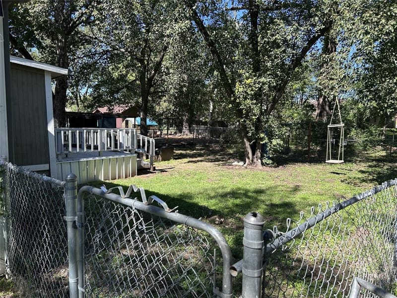 2819 W Elm Street, Denison TX 75020 - Photo 17