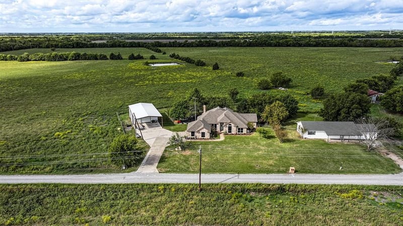 2042 County Road 1072, Greenville TX 75401 - Photo 7