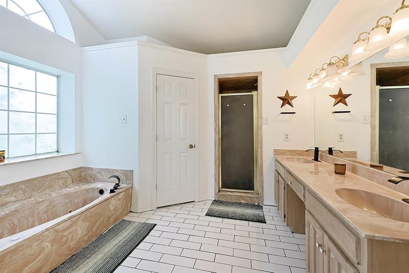 2042 County Road 1072, Greenville TX 75401 - Photo 30