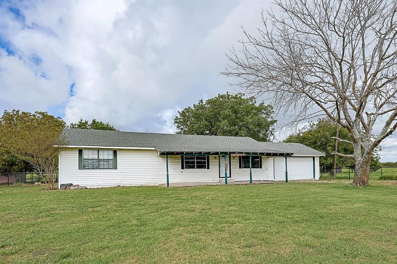 2042 County Road 1072, Greenville TX 75401 - Photo 38