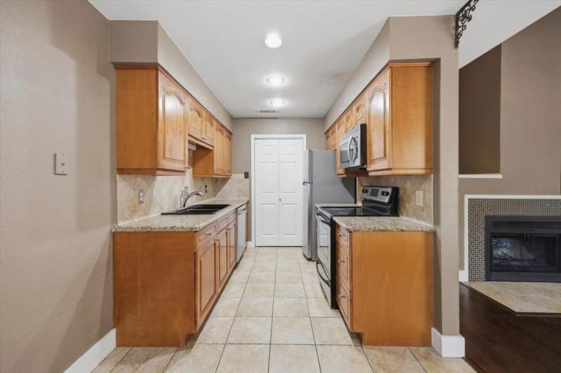 5638 Cedar Creek Drive, Benbrook TX 76109 - Photo 12