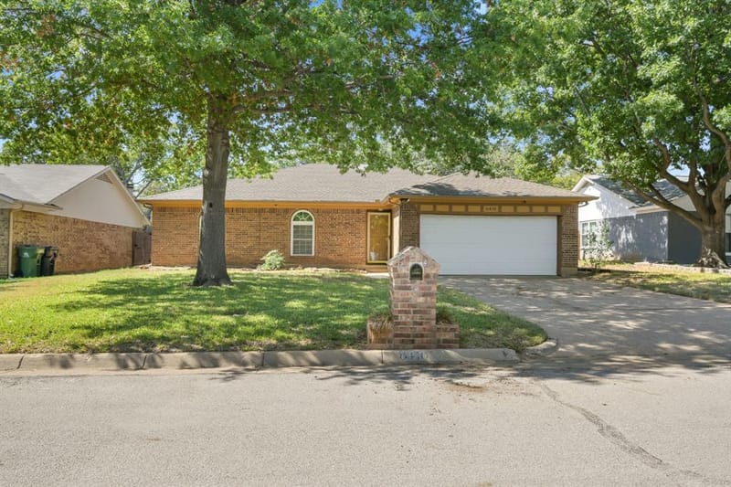 6410 Willow Springs Drive, Arlington TX 76001 - Photo 23
