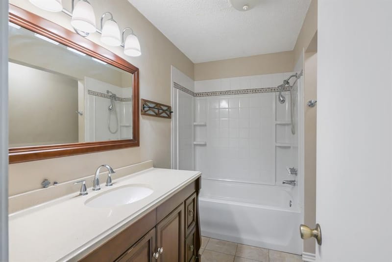 6410 Willow Springs Drive, Arlington TX 76001 - Photo 17