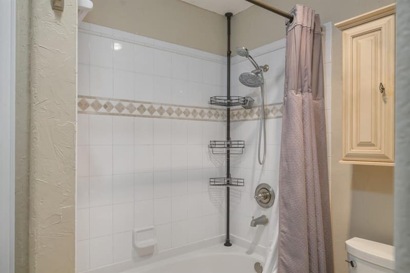 6410 Willow Springs Drive, Arlington TX 76001 - Photo 15