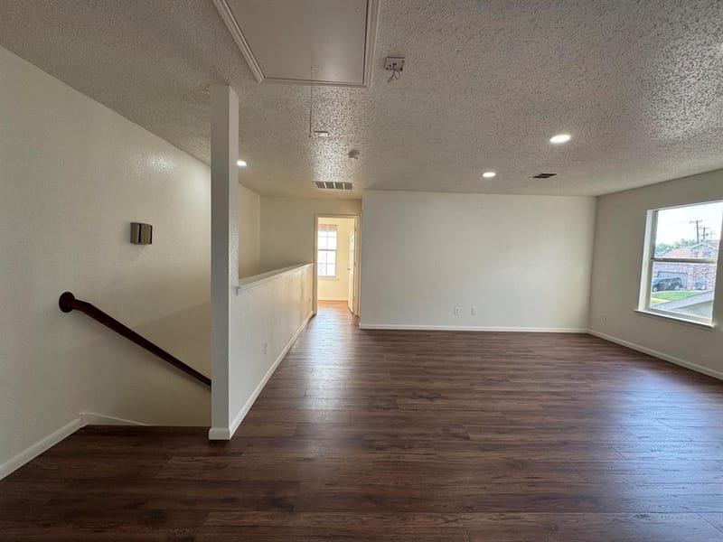 7305 Marsland Lane, Arlington TX 76001 - Photo 27
