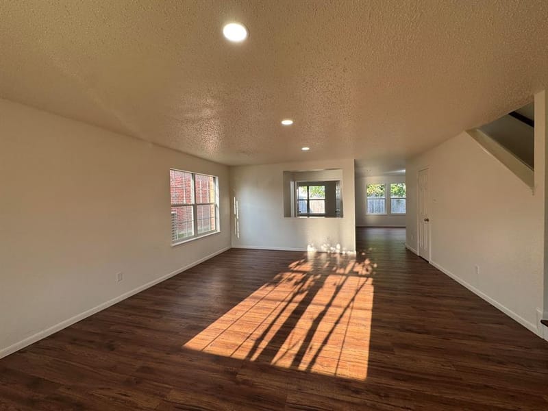 7305 Marsland Lane, Arlington TX 76001 - Photo 2