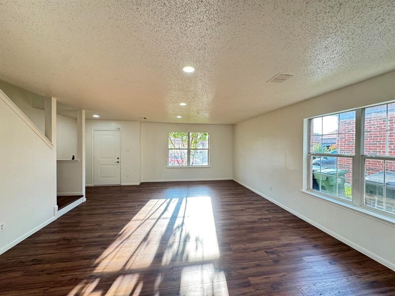 7305 Marsland Lane, Arlington TX 76001 - Photo 17