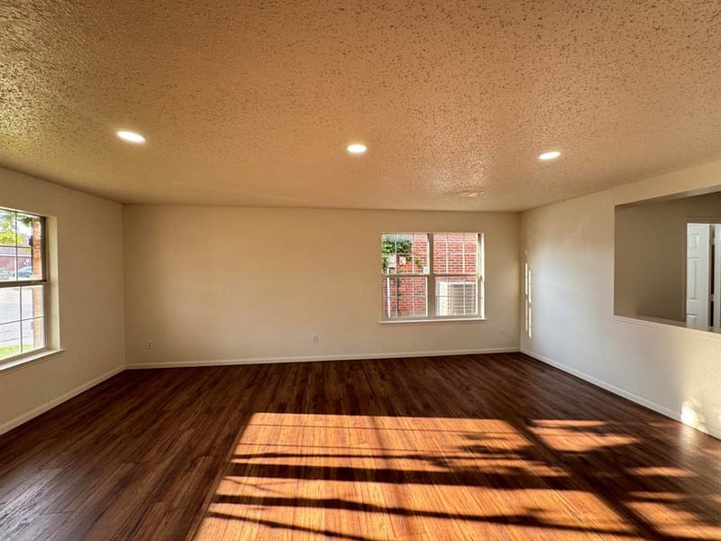 7305 Marsland Lane, Arlington TX 76001 - Photo 16