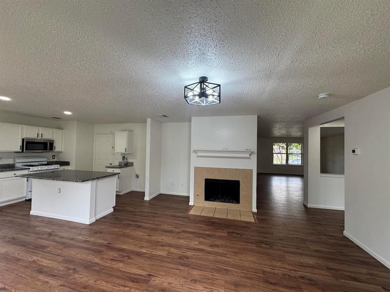 7305 Marsland Lane, Arlington TX 76001 - Photo 7