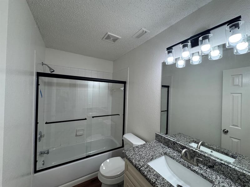 7305 Marsland Lane, Arlington TX 76001 - Photo 5