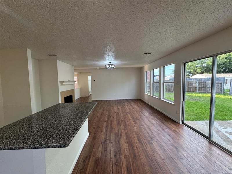 7305 Marsland Lane, Arlington TX 76001 - Photo 20