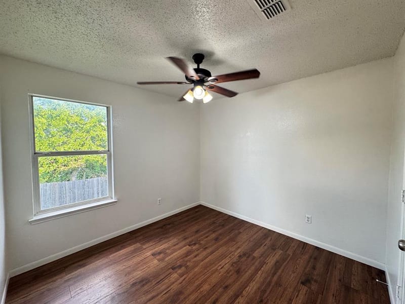 7305 Marsland Lane, Arlington TX 76001 - Photo 30