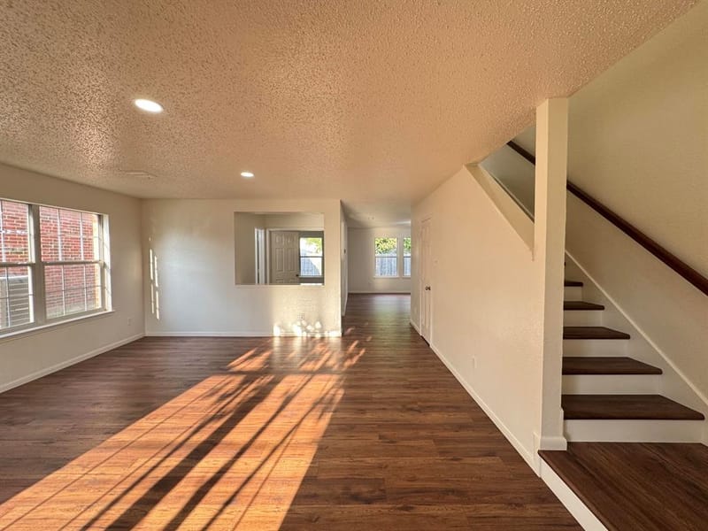 7305 Marsland Lane, Arlington TX 76001 - Photo 15