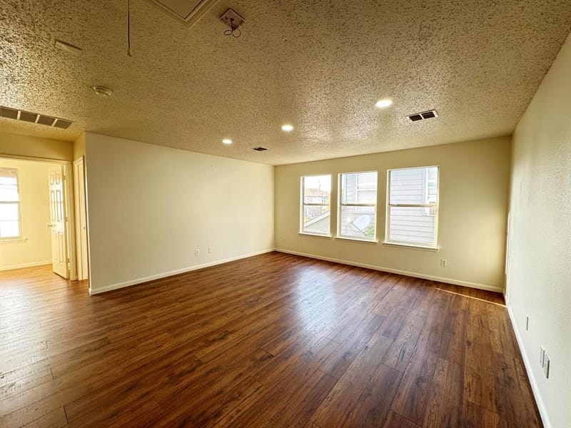 7305 Marsland Lane, Arlington TX 76001 - Photo 11