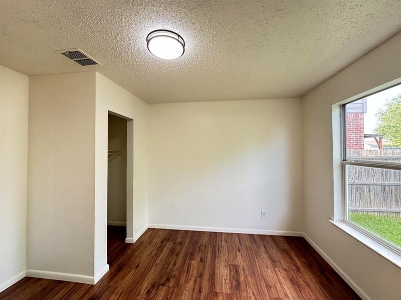 7305 Marsland Lane, Arlington TX 76001 - Photo 19