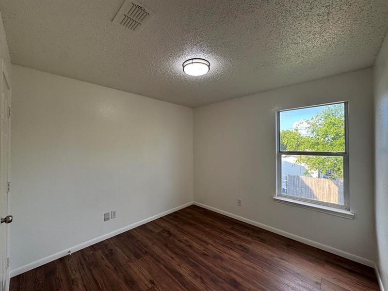 7305 Marsland Lane, Arlington TX 76001 - Photo 29