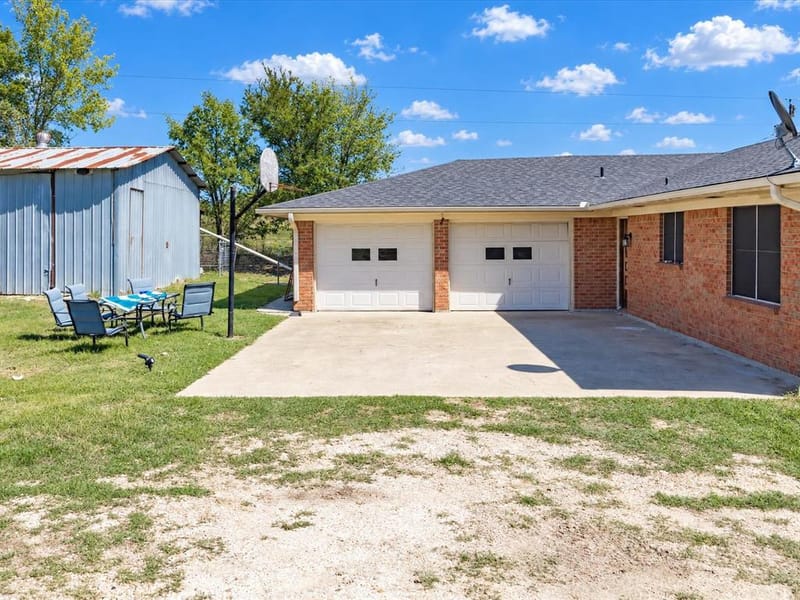 211 Whitehouse Road, Ennis TX 75119 - Photo 7
