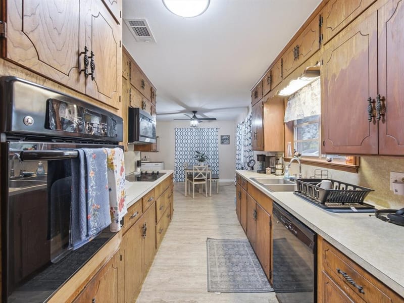 211 Whitehouse Road, Ennis TX 75119 - Photo 15