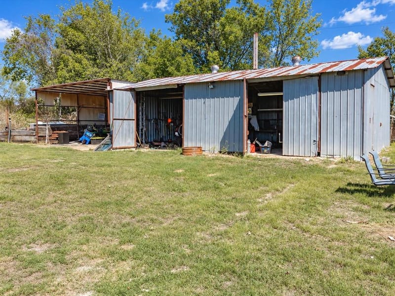 211 Whitehouse Road, Ennis TX 75119 - Photo 25