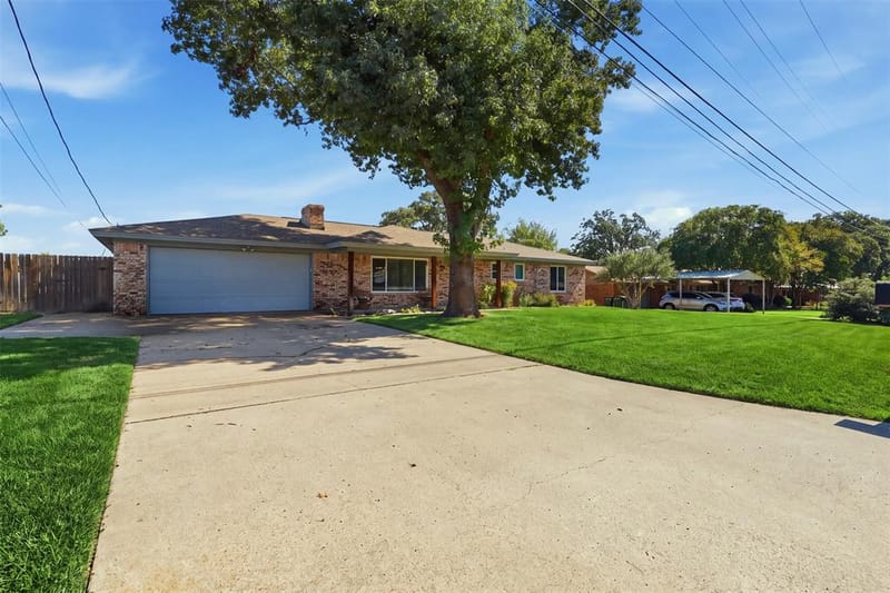 2609 Oaks Drive, Granbury TX 76049 - Photo 5
