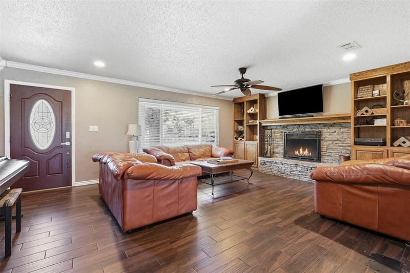 2609 Oaks Drive, Granbury TX 76049 - Photo 9
