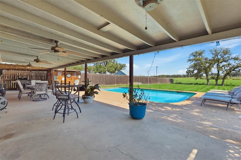 2609 Oaks Drive, Granbury TX 76049 - Photo 33