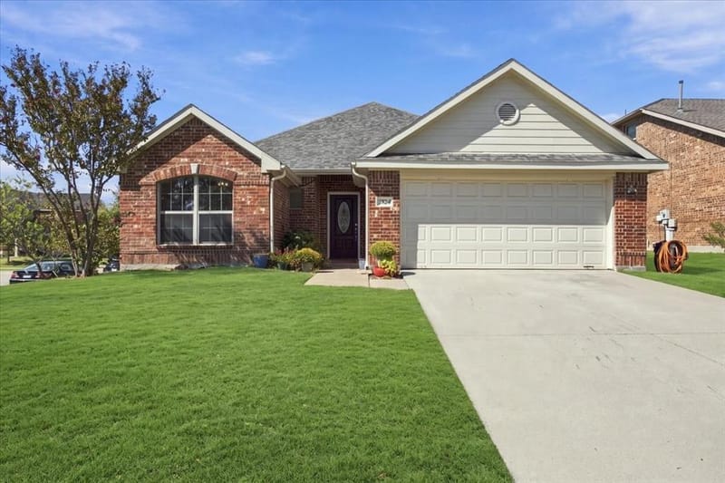 1524 Hanover Lane, Van Alstyne TX 75495 - Photo 2