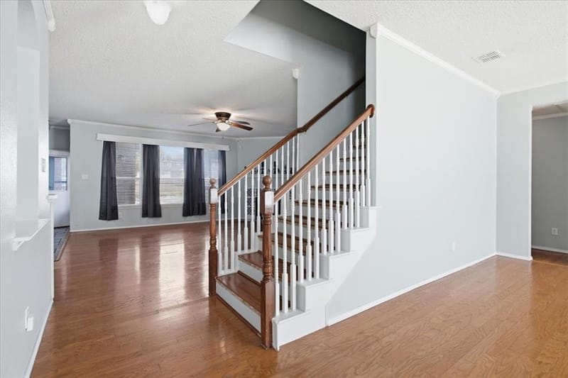 204 Newport Drive, Van Alstyne TX 75495 - Photo 4