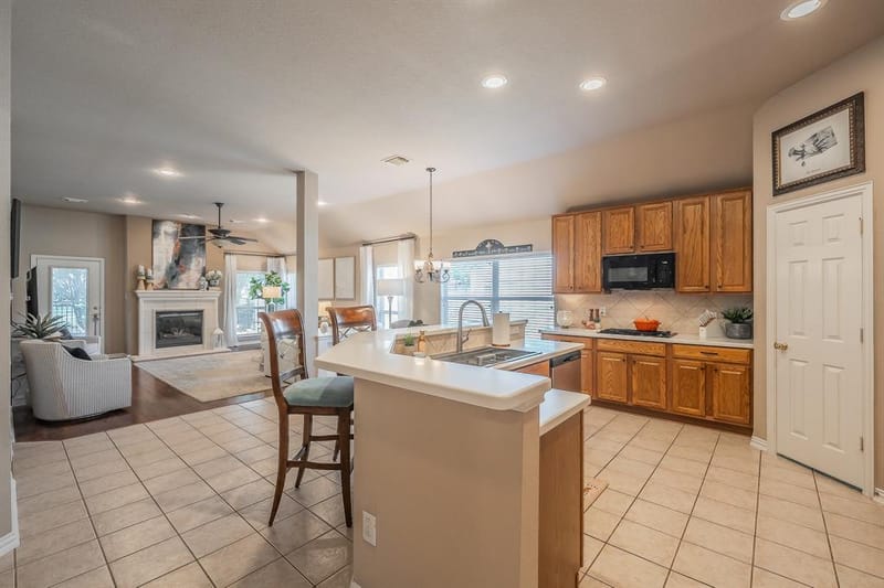10525 Melrose Lane, Fort Worth TX 76244 - Photo 13