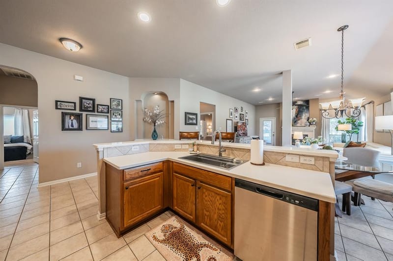 10525 Melrose Lane, Fort Worth TX 76244 - Photo 8