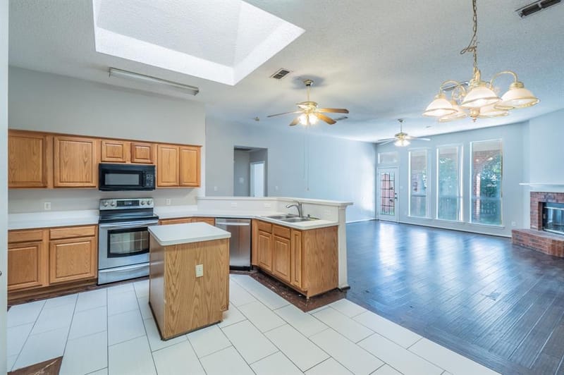 3913 Orlando Springs Drive, Fort Worth TX 76123 - Photo 7