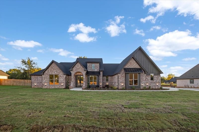 12289 Madison Xing., Bullard TX 75757