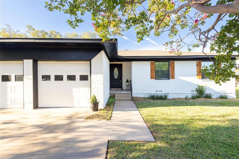 254 Kincaid Street, Van Alstyne TX 75495