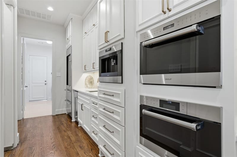 4105 Walnut Meadow Lane, Dallas TX 75229 - Photo 17