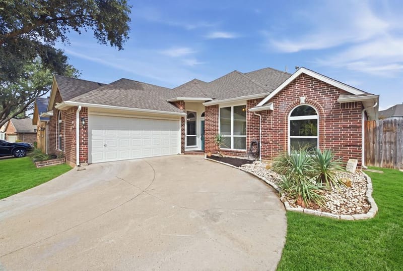 5013 glen springs, Fort Worth TX 76137
