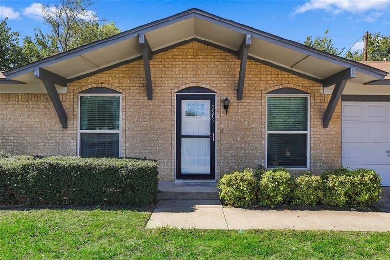 2905 Regal Road, Denton TX 76210 - Photo 2