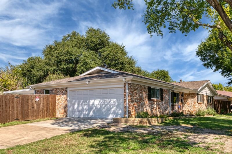 7601 Noreast Drive, North Richland Hills TX 76180 - Photo 3