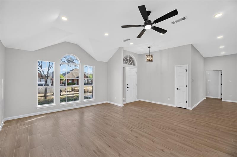 2221 Bridle Path Drive, Lancaster TX 75146 - Photo 6