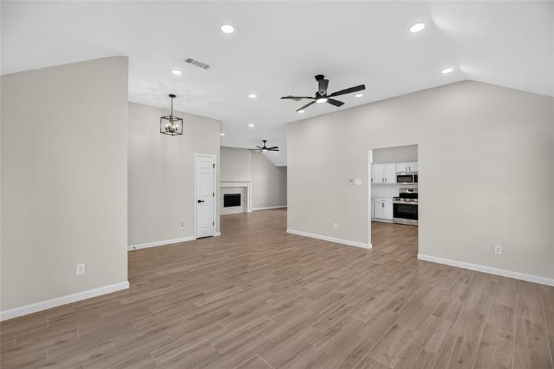 2221 Bridle Path Drive, Lancaster TX 75146 - Photo 7