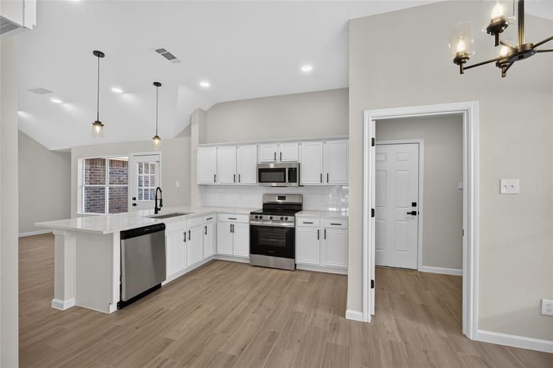 2221 Bridle Path Drive, Lancaster TX 75146 - Photo 15